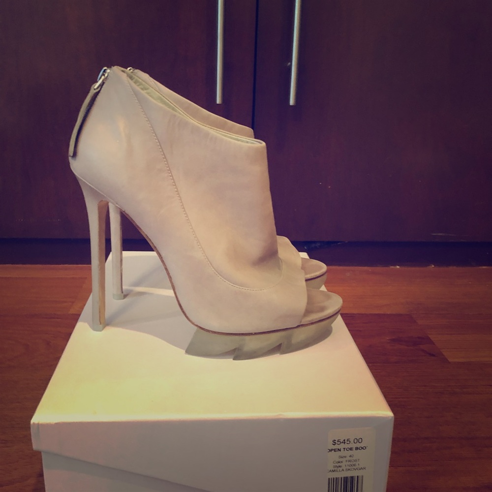 Camilla skovgaard open toe booties